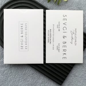 Modern Geometrik Tasarımlı Davetiye Modeli
