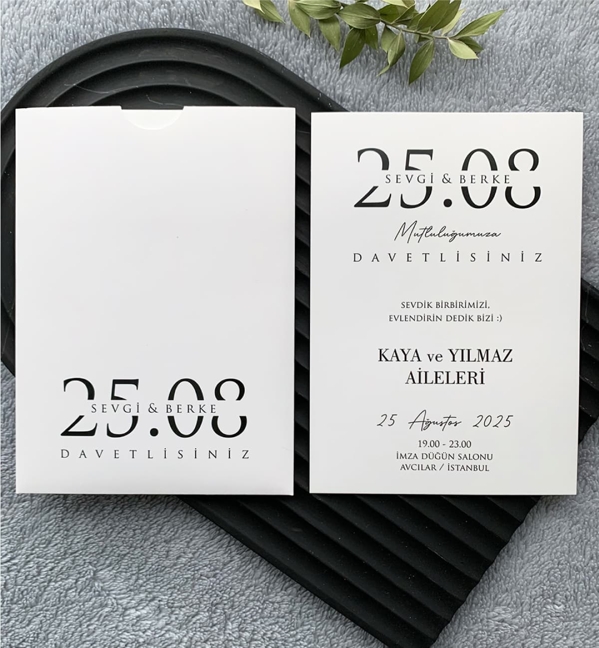 Tarih Vurgulu Modern Davetiye Modeli