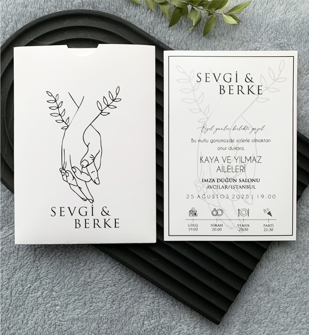 Romantik El Ele Çizimli Davetiye Modeli