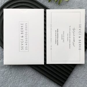 Minimalist Dikey Tasarımlı Davetiye Modeli