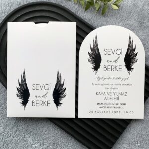 Siyah Kanat Figürlü Oval Davetiye Modeli