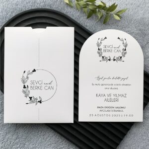 Rustik Botanik Çelenkli Oval Davetiye Modeli