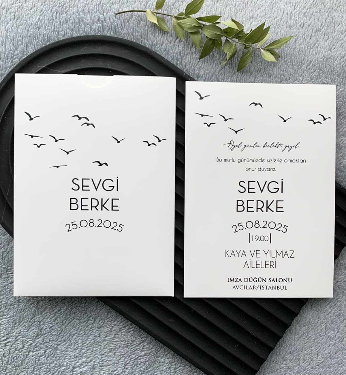 Uçan Kuş Figürlü Minimalist Davetiye Modeli