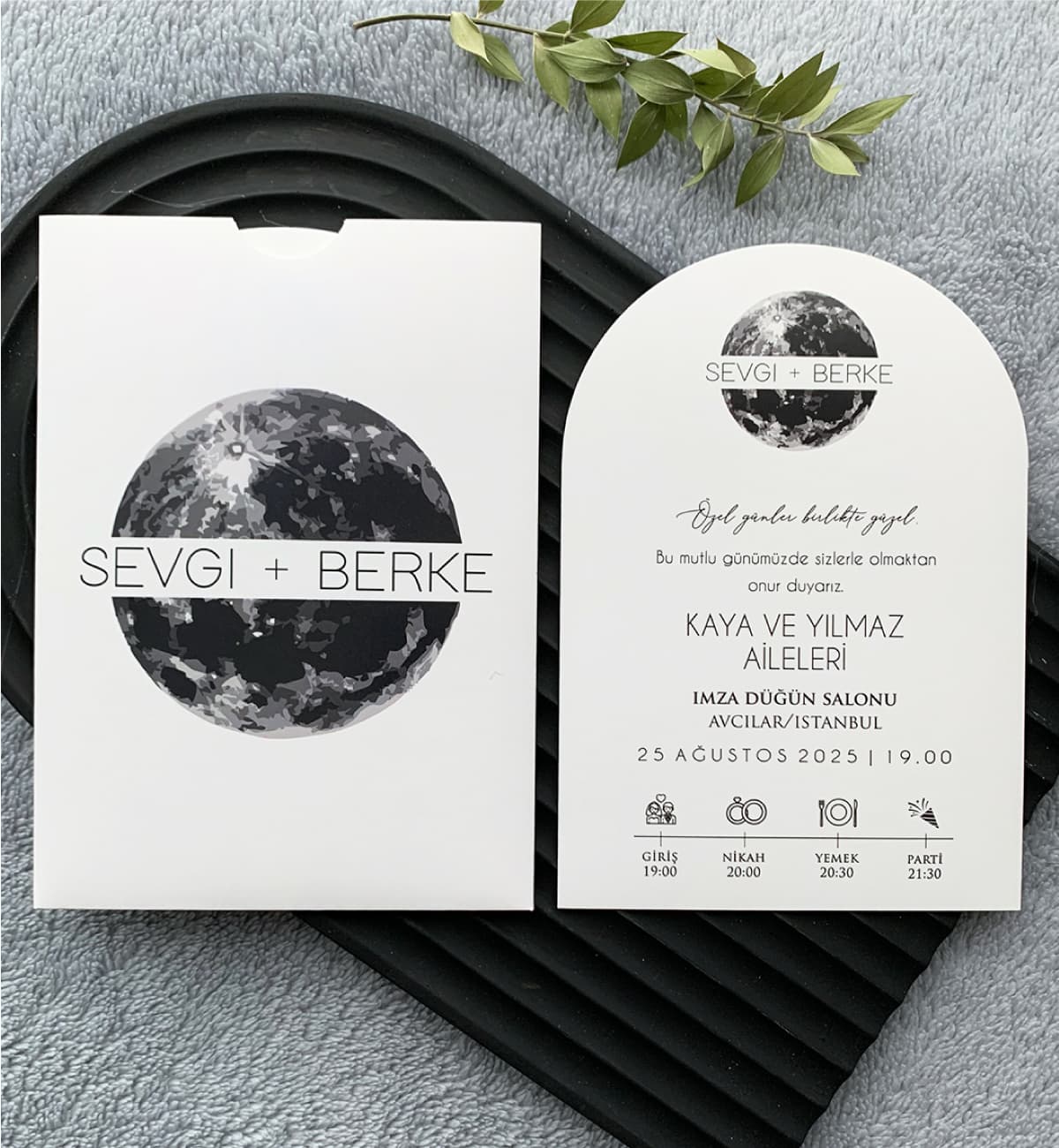 Ay Grafikli Zaman Çizelgeli Oval Davetiye Modeli