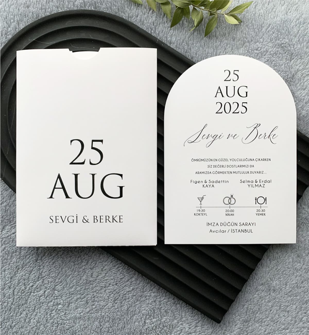 Modern Büyük Tarih Detaylı Oval Davetiye Modeli