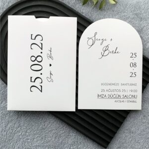 Büyük Tarihli Minimalist Oval Davetiye Modeli