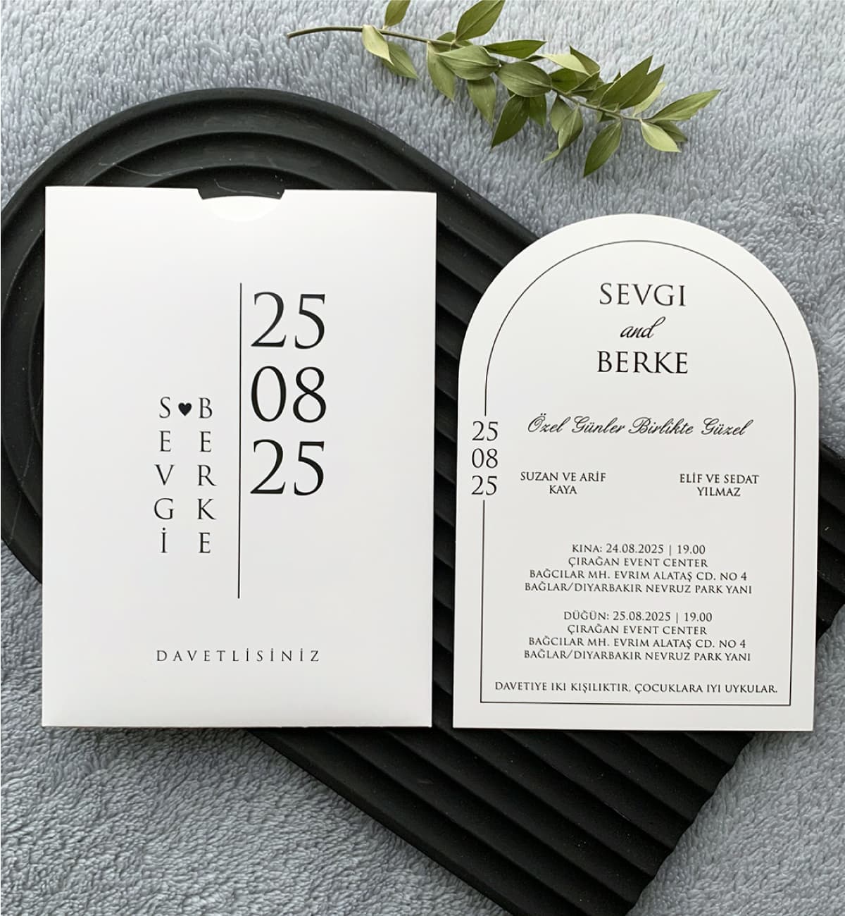 Büyük Tarihli Dikey İsimli Oval Davetiye Modeli