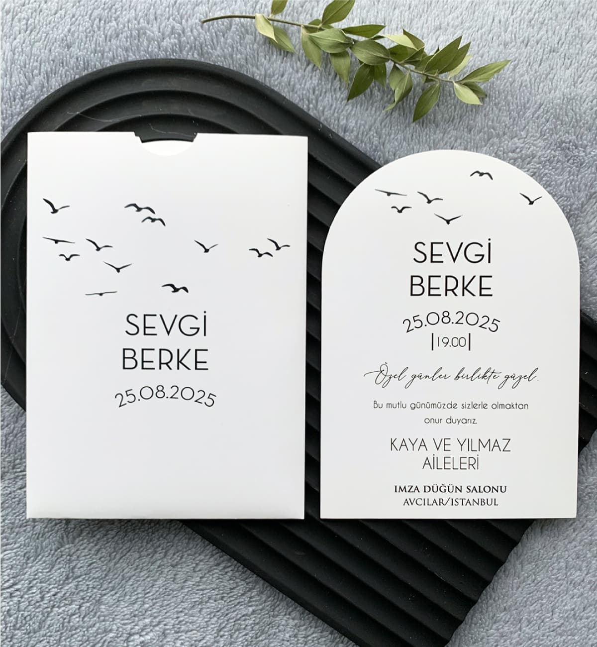 Uçan Kuş Figürlü Oval Minimalist Davetiye Modeli