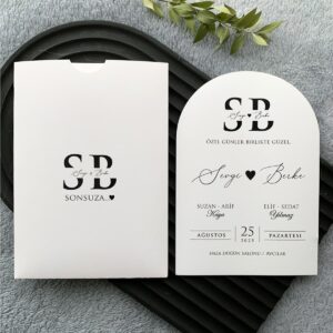 İç İçe Harfli Monogram Oval Davetiye Modeli